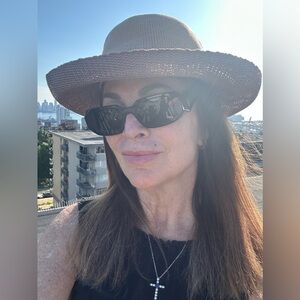 Meet your Posher, Yvette